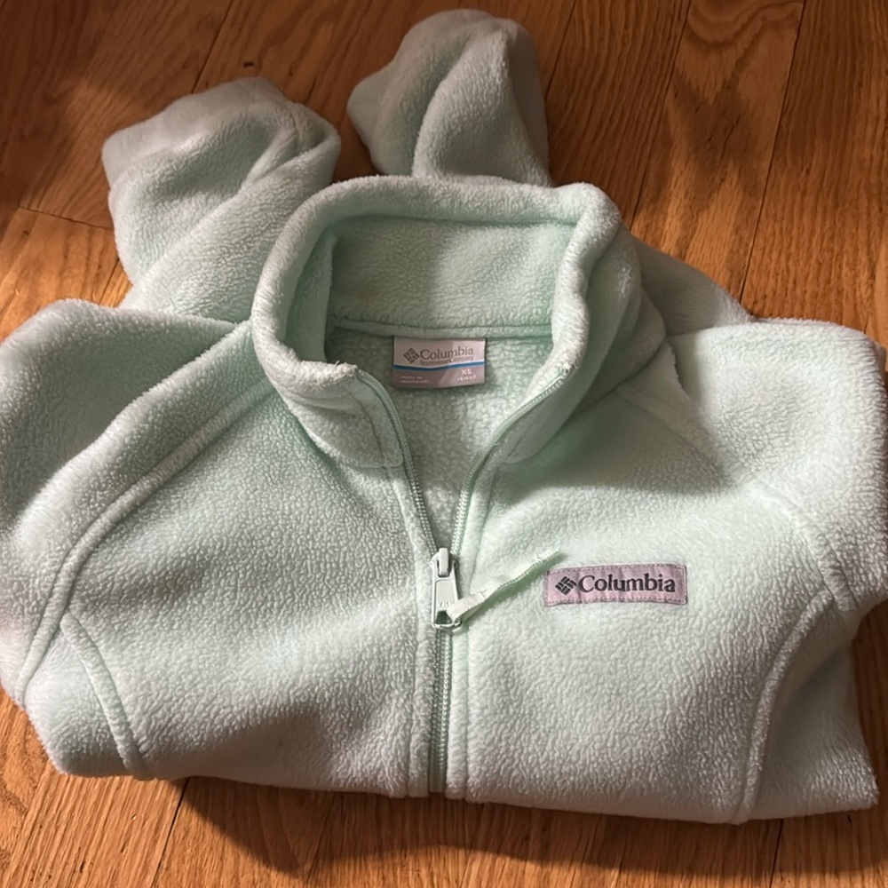 Girls xs 6-6x Columbia jacket. Comes from smoke free home.